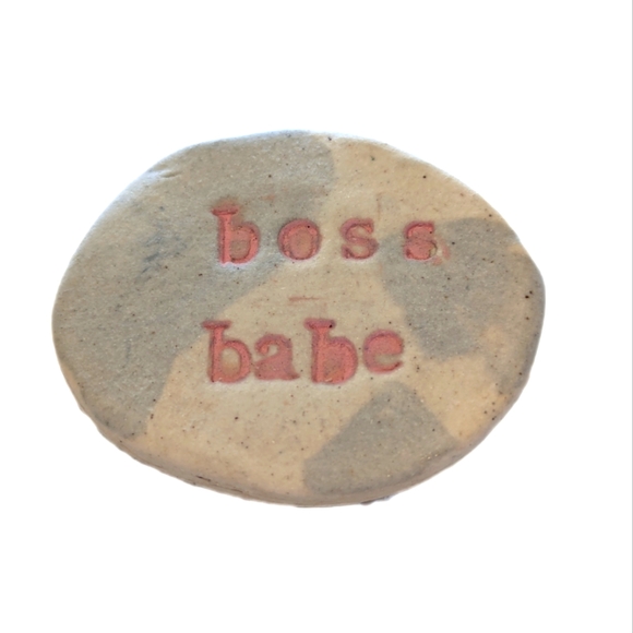 Clay Brooch - Boss Babe - Picture 1 of 2